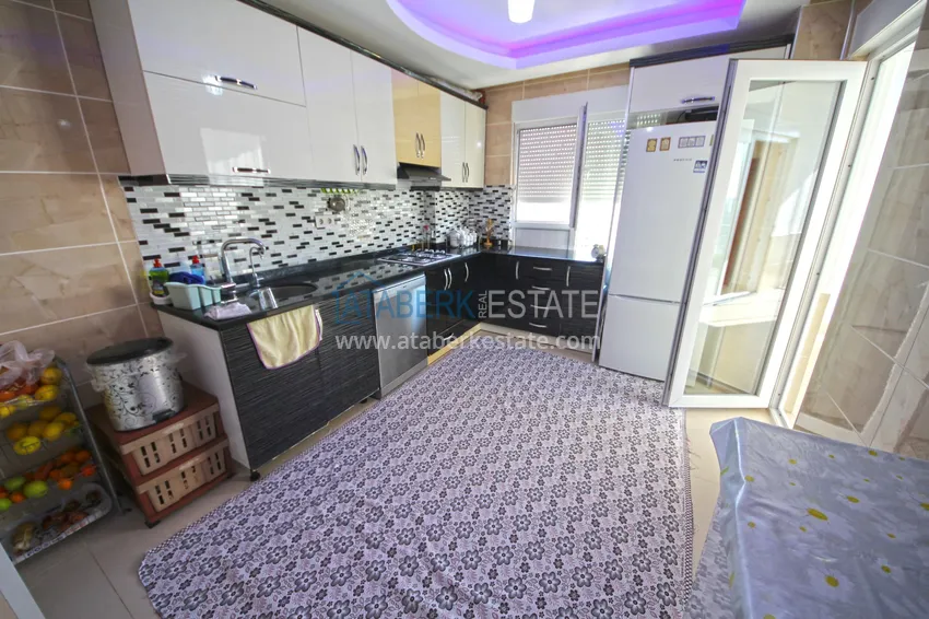 Kupuj Dwupoziomowy penthouse w Mahmutlarze z umeblowaną oddzielną kuchnią i widokiem na morze 4 