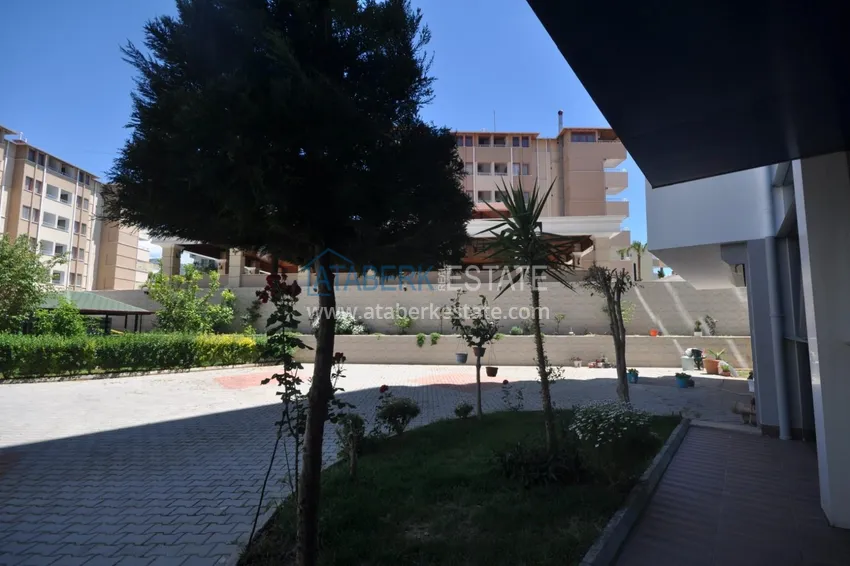 Dwupoziomowy penthouse w Tosmur jest przestronny z meblami i widokiem na morze 13 