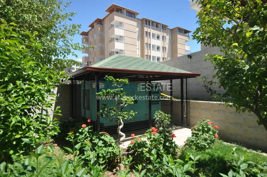 Dwupoziomowy penthouse w Tosmur jest przestronny z meblami i widokiem na morze 14 