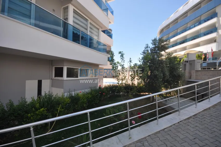 Dwupoziomowy penthouse w Tosmur jest przestronny z meblami i widokiem na morze 17 