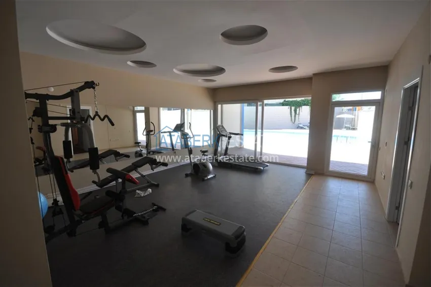 Dwupoziomowy penthouse w Tosmur jest przestronny z meblami i widokiem na morze 21 