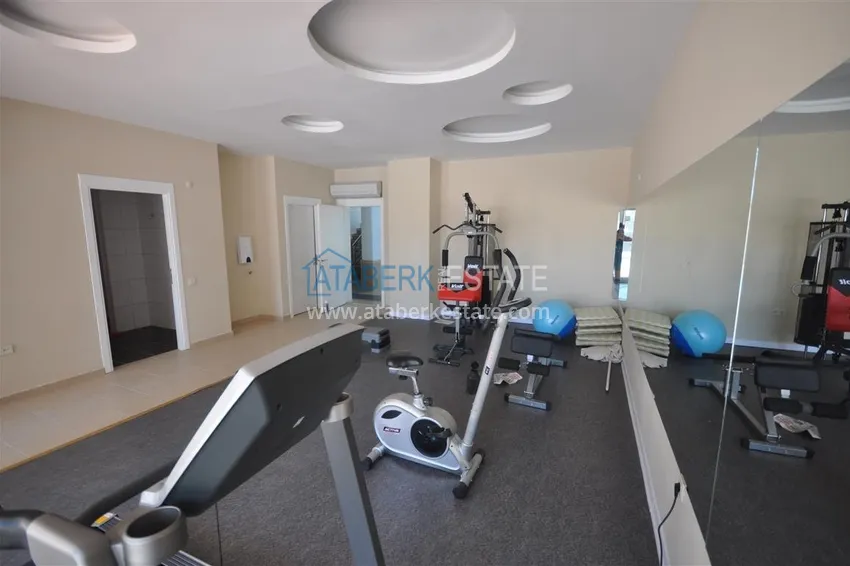 Dwupoziomowy penthouse w Tosmur jest przestronny z meblami i widokiem na morze 22 