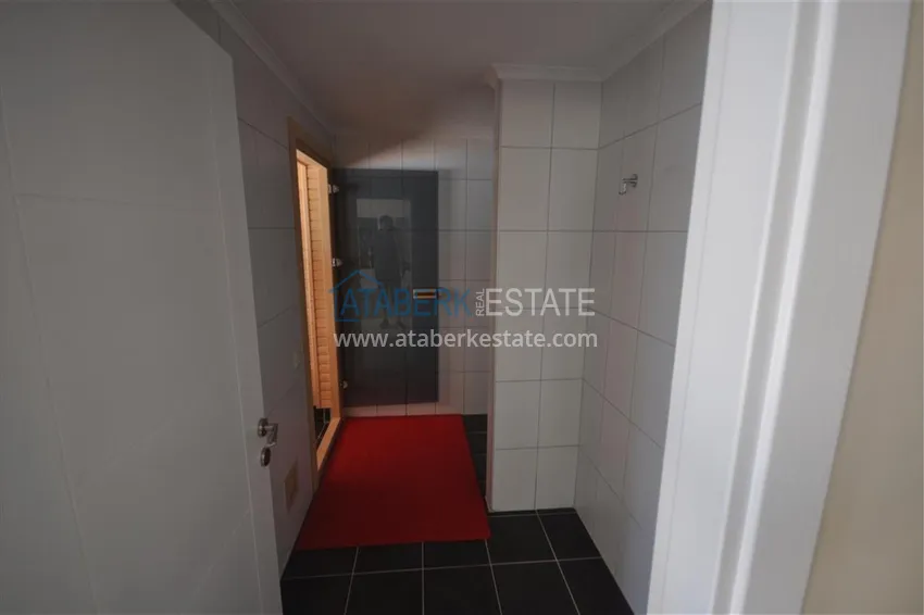 Dwupoziomowy penthouse w Tosmur jest przestronny z meblami i widokiem na morze 23 