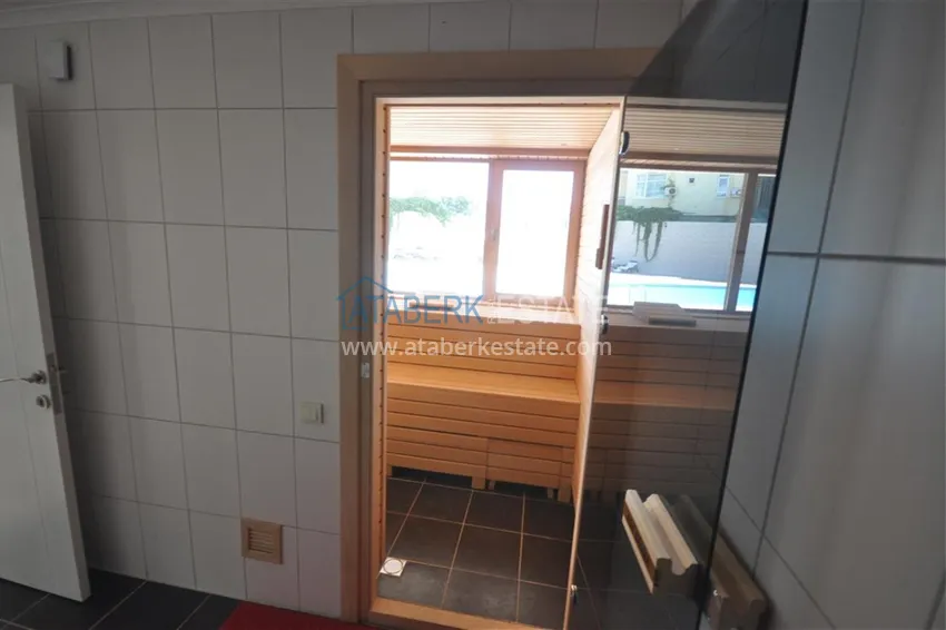 Dwupoziomowy penthouse w Tosmur jest przestronny z meblami i widokiem na morze 24 