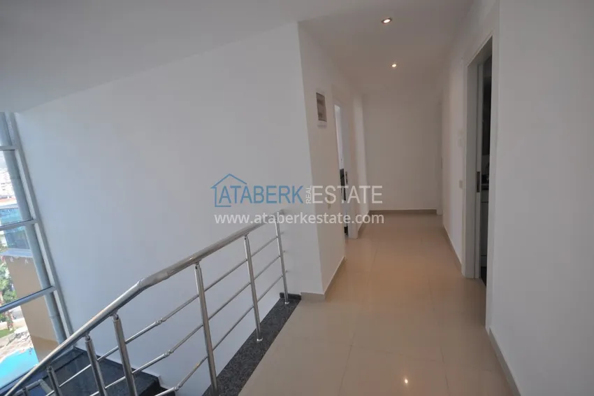 Kupuj  Dwupoziomowy penthouse w Tosmur jest przestronny z meblami i widokiem na morze 25 