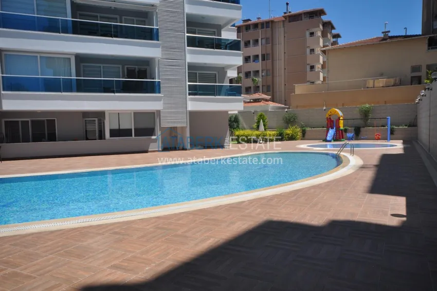 Dwupoziomowy penthouse w Tosmur jest przestronny z meblami i widokiem na morze 7 