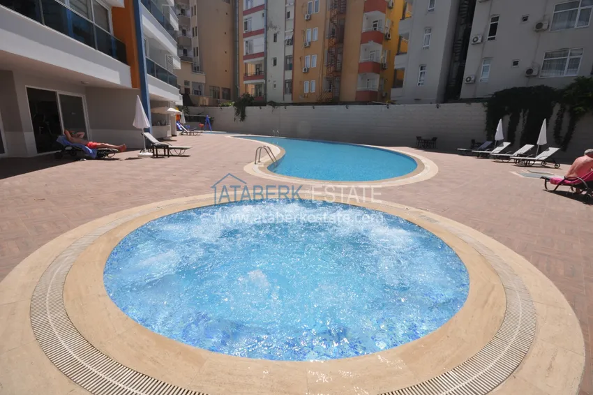 Dwupoziomowy penthouse w Tosmur jest przestronny z meblami i widokiem na morze 9 