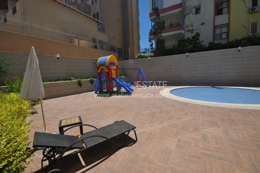 Dwupoziomowy penthouse w Tosmur jest przestronny z meblami i widokiem na morze 10 