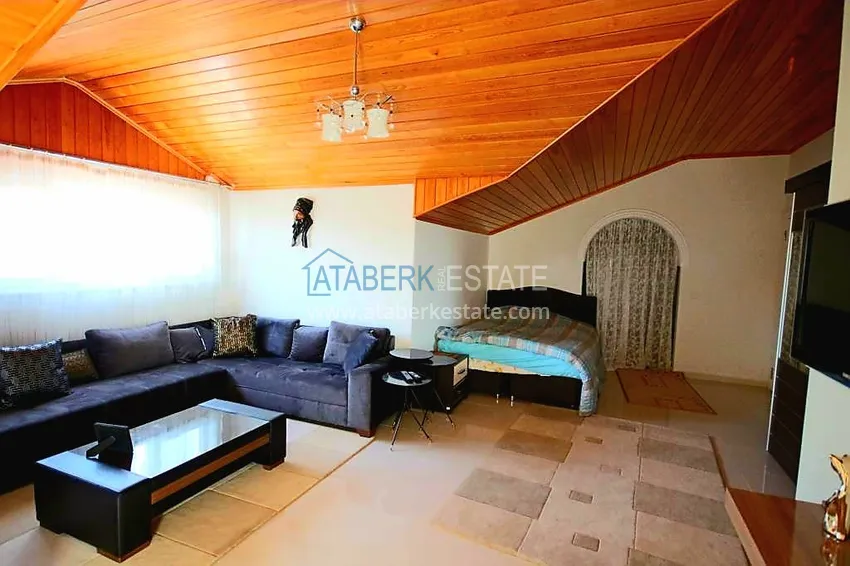 Kupuj  Dwupoziomowy penthouse w Oba z meblami w komfortowym kompleksie 13 