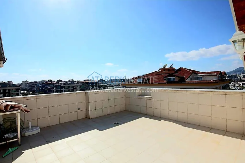Kupuj  Dwupoziomowy penthouse w Oba z meblami w komfortowym kompleksie 21 