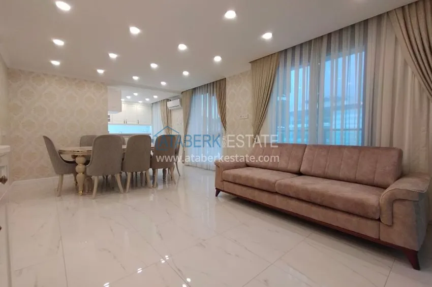 Kupuj  Duplex w centrum Alanyi - plaża Kleopatry 4 