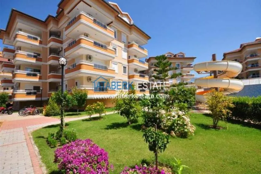 Dwupoziomowy penthouse w Oba z meblami w komfortowym kompleksie 5 