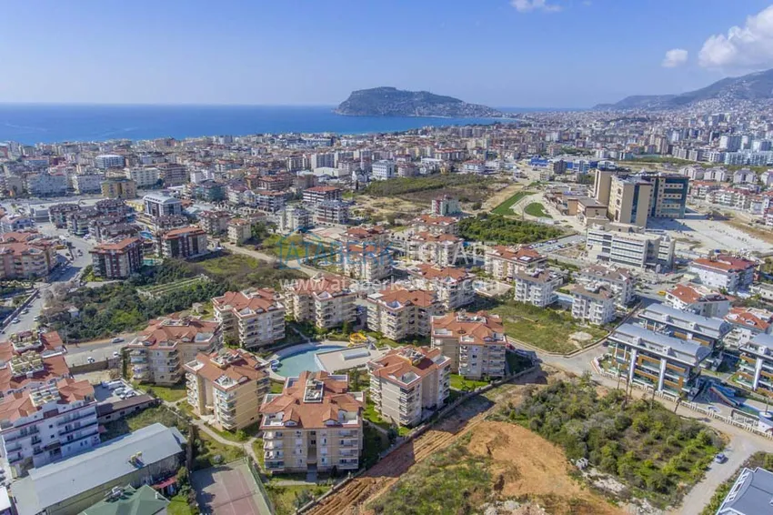 Dwupoziomowy penthouse w Oba z meblami w komfortowym kompleksie 6 