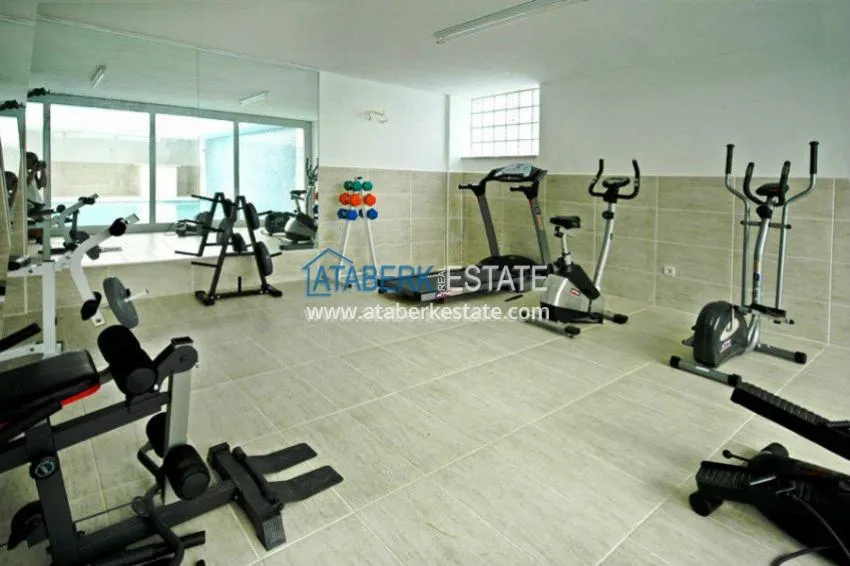 Dwupoziomowy penthouse w Oba z meblami w komfortowym kompleksie 11 