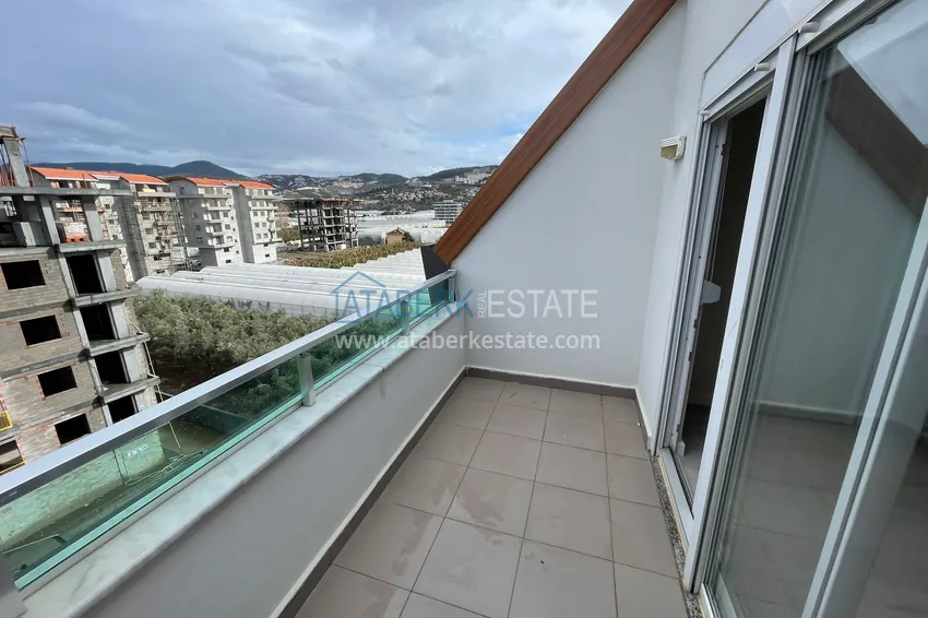 Kupuj  Dwupoziomowy penthouse w rozmiarze king-size w Kargicak z doskonałym wykończeniem 32 