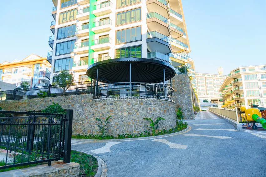 Apartament w Kargicaku z widokiem na morze w kompleksie na pierwszej linii brzegowej 15 