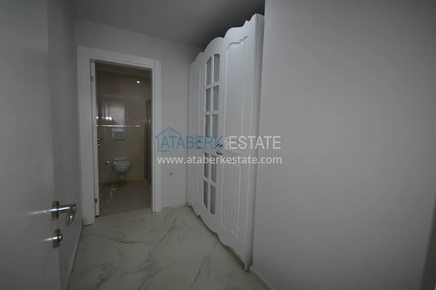Kupuj Umeblowany penthouse w Mahmutlarze z widokiem na morze w młodym kompleksie 23 