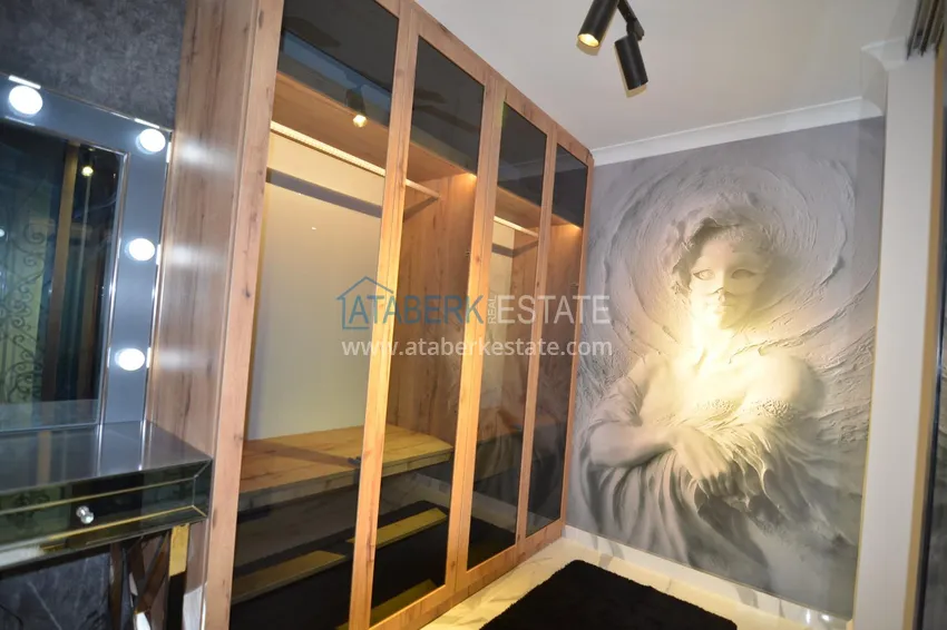 Kupuj  Apartament w centrum Alanyi z luksusowym wnętrzem, 70 metrów od plaży Kleopatry 32 