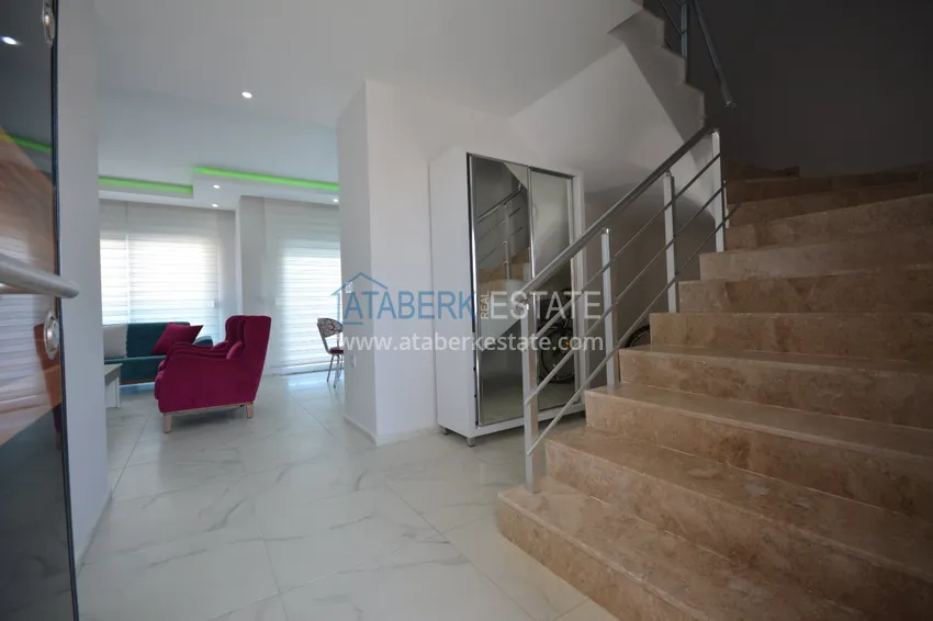 Kupuj Umeblowany penthouse w Mahmutlarze z widokiem na morze w młodym kompleksie 2 