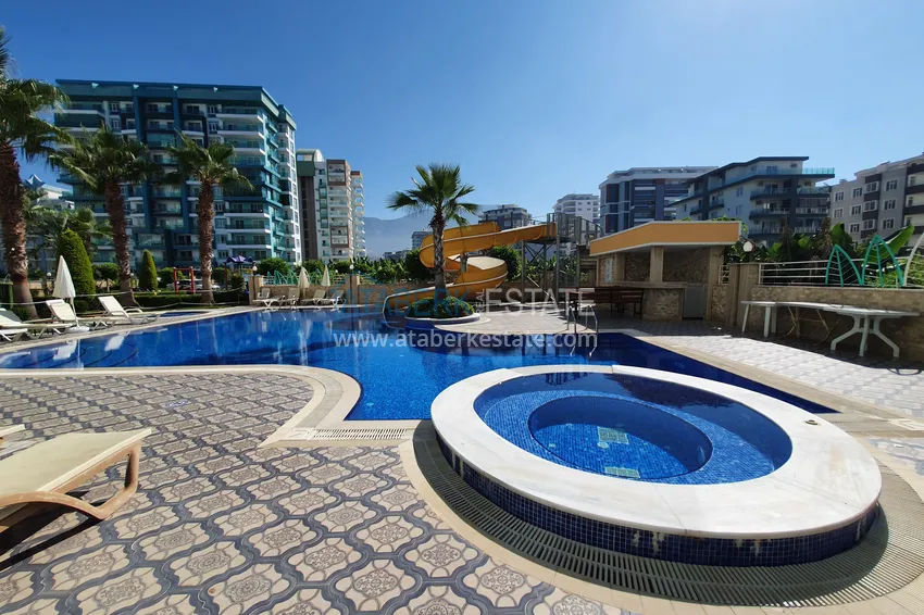 Apartment in Mahmutlar overlooking the sea and mountains in a complex with rich infrastructure 3 