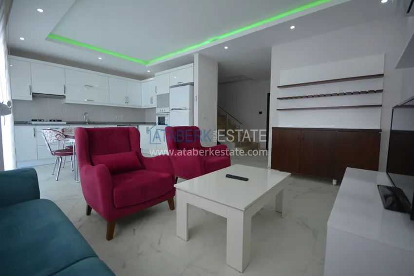Kupuj Umeblowany penthouse w Mahmutlarze z widokiem na morze w młodym kompleksie 5 