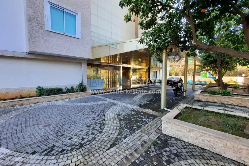 Umeblowane apartamenty w Kestel z widokiem na morze w kompleksie mieszkalnym 6 