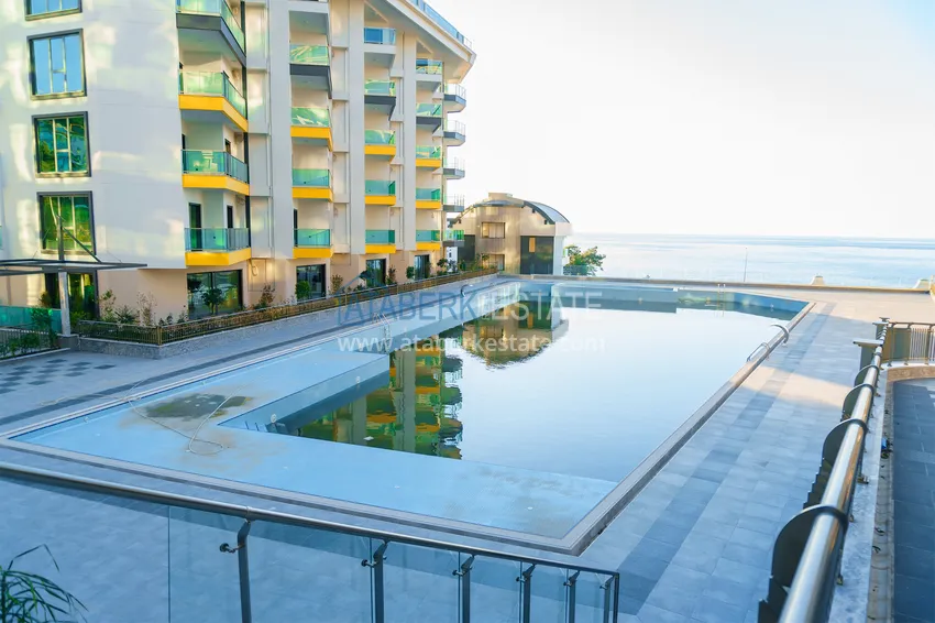 Apartament w Kargicaku z widokiem na morze w kompleksie na pierwszej linii brzegowej 7 