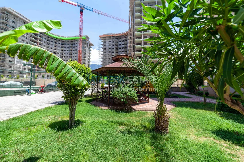 Apartament w Mahmutlarze z autorskim remontem, przeszklonymi balkonami i widokiem na morze 13 