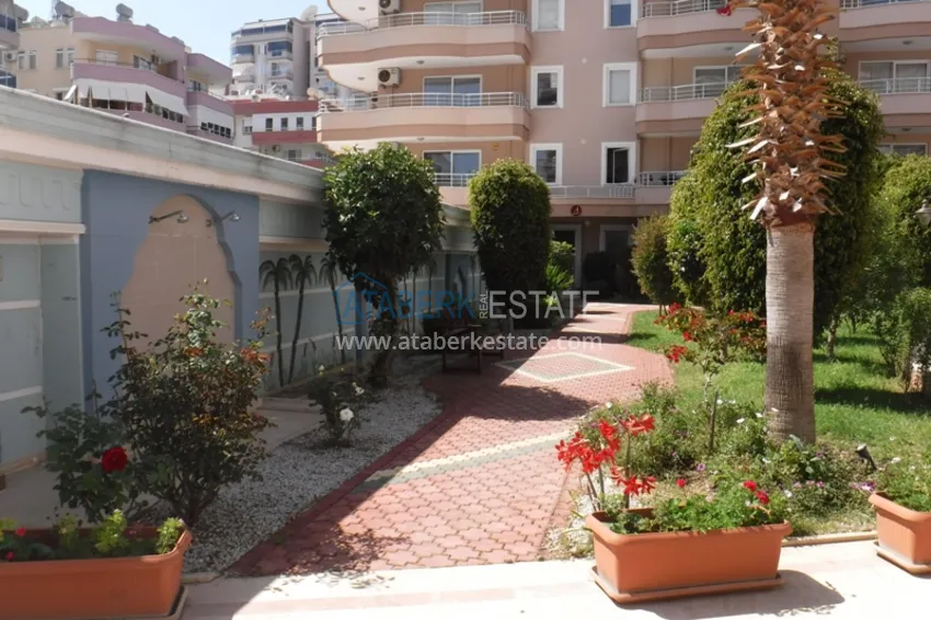 Apartament w Mahmutlarze z autorskim remontem, przeszklonymi balkonami i widokiem na morze 24 