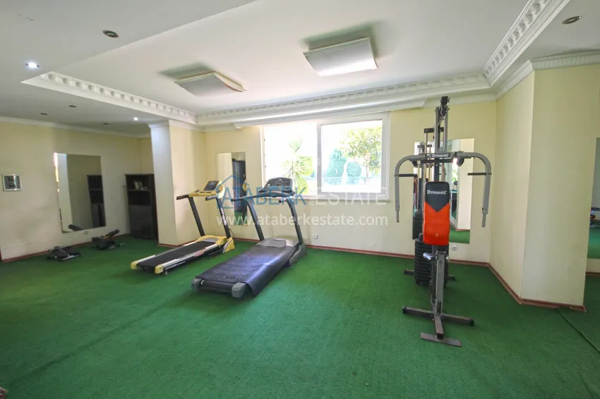 Apartament w Mahmutlarze z autorskim remontem, przeszklonymi balkonami i widokiem na morze 29 