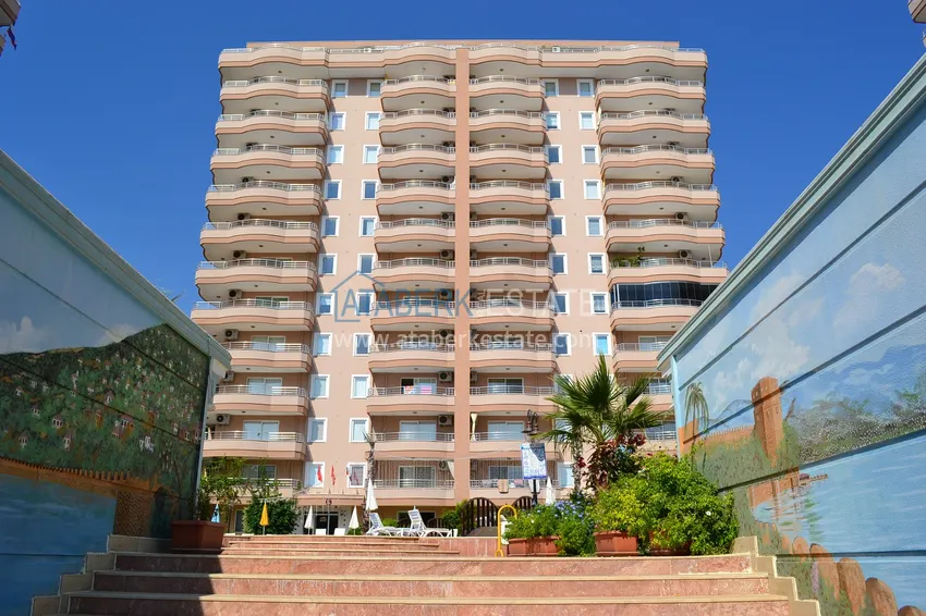 Apartament w Mahmutlarze z autorskim remontem, przeszklonymi balkonami i widokiem na morze 8 