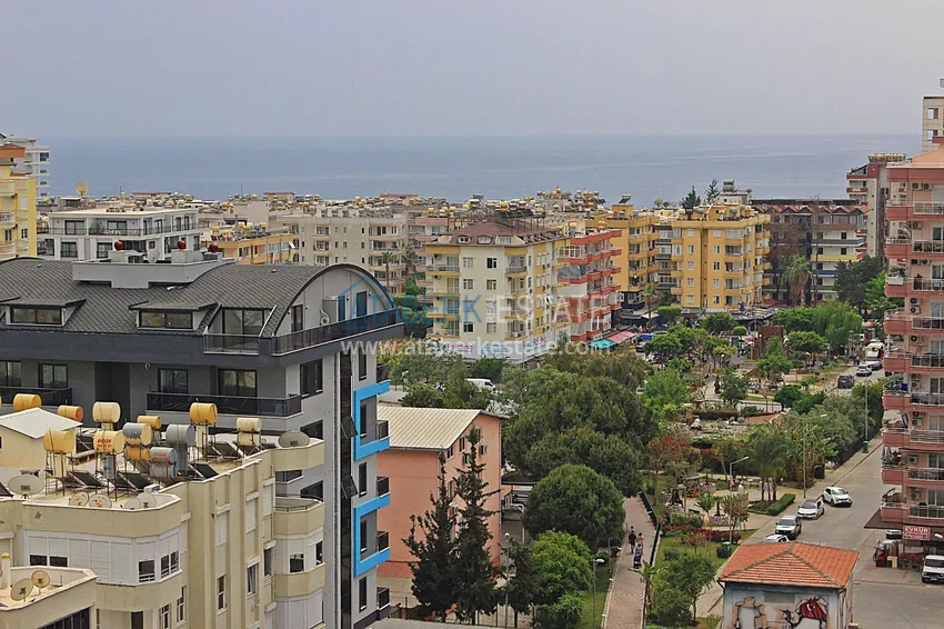 Kupuj  Apartament w Mahmutlarze z autorskim remontem, przeszklonymi balkonami i widokiem na morze 26 