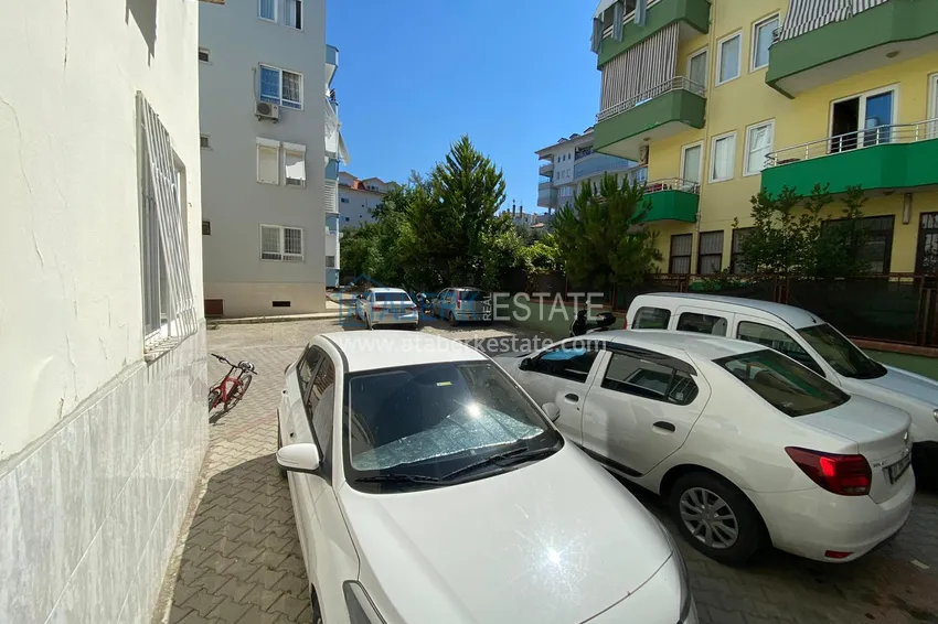 Trzypokojowe mieszkanie w centrum Alanyi w małym kompleksie mieszkalnym 4 