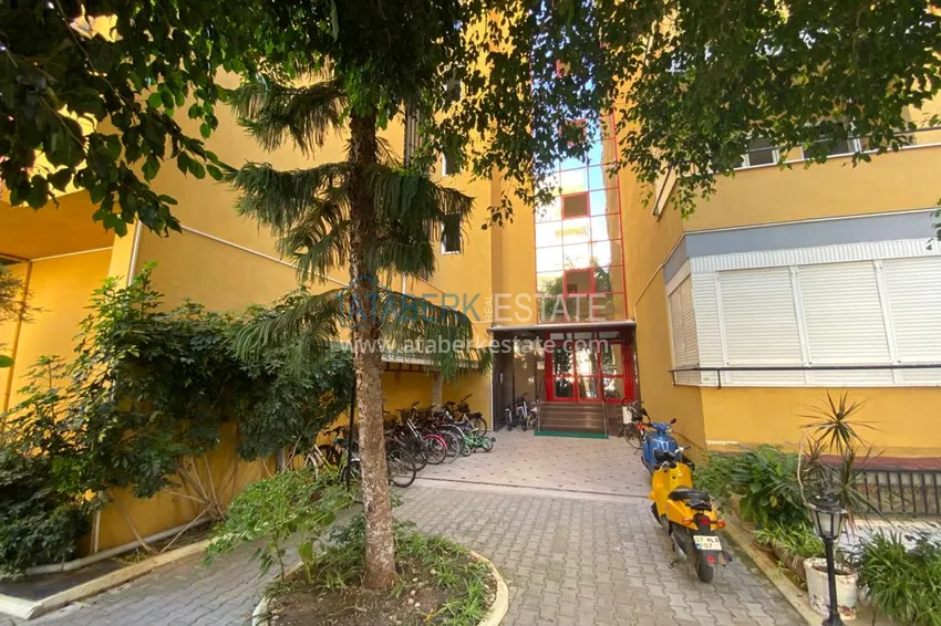 Mieszkanie z dwiema sypialniami do wynajęcia w centrum Alanyi w kompleksie mieszkalnym  17 