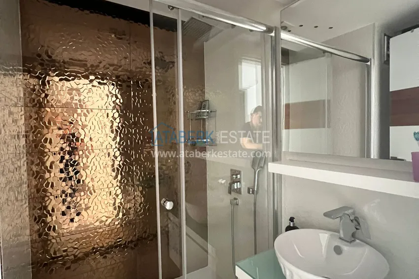Kupuj  Umeblowany apartament 2+1 z widokiem na góry i morze, centrum Alanya Plaża Kleopatra 11 