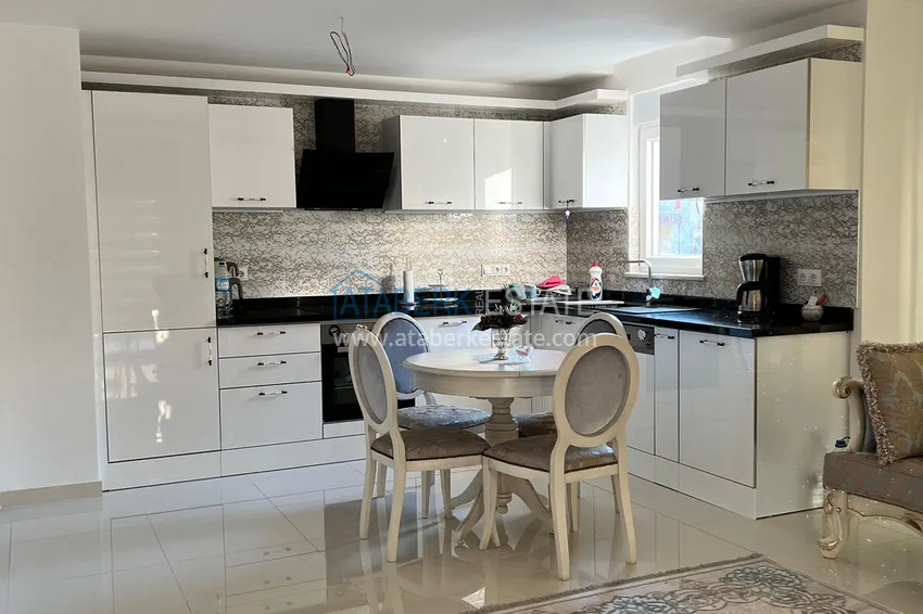 Kupuj  Umeblowany apartament 2+1 z widokiem na góry i morze, centrum Alanya Plaża Kleopatra 4 