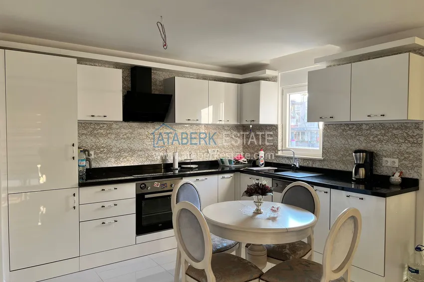 Kupuj  Umeblowany apartament 2+1 z widokiem na góry i morze, centrum Alanya Plaża Kleopatra 5 