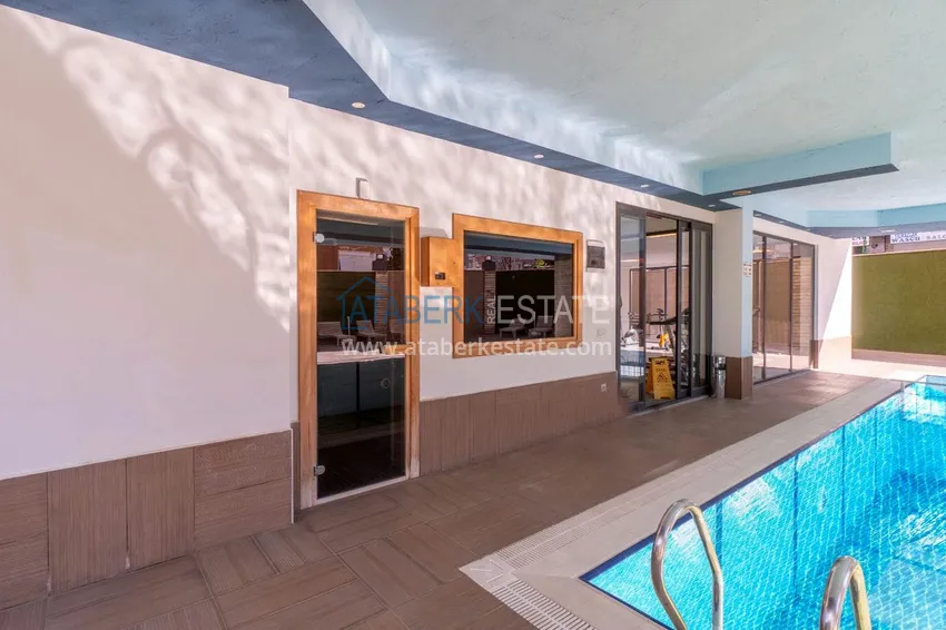Dwupoziomowy penthouse 2+1 z meblami w obszarze otwartym na zezwolenia na pobyt, centrum Alanya 11 