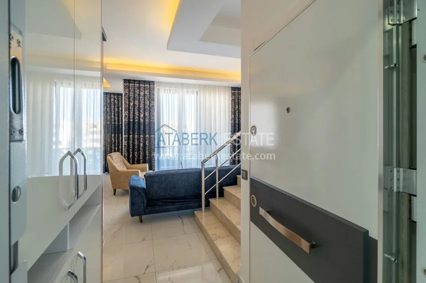 Kupuj  Dwupoziomowy penthouse 2+1 z meblami w obszarze otwartym na zezwolenia na pobyt, centrum Alanya 1 