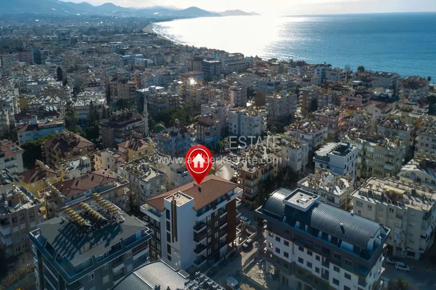 Dwupoziomowy penthouse 2+1 z meblami w obszarze otwartym na zezwolenia na pobyt, centrum Alanya 1 
