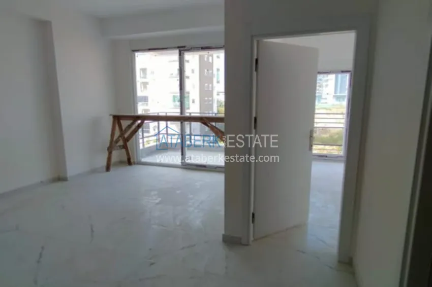Kupuj  Dobrze wykończone dwupokojowe mieszkanie od właściciela w dzielnicy Avsallar, Alanya. Nadaje się do wynajmu krótkoterminowego  1 
