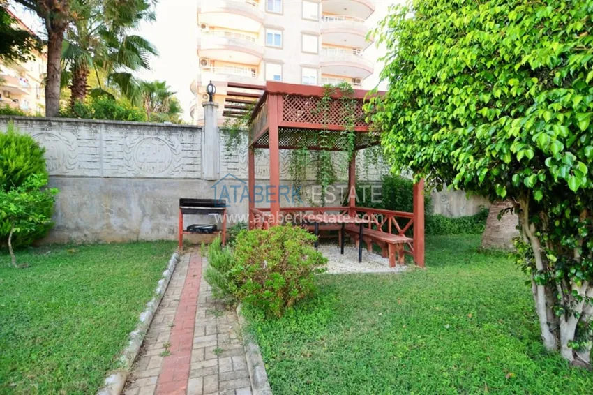 Apartament 2+1 z meblami i przeszklonym balkonem w dzielnicy Alanya - Cikcilli  5 