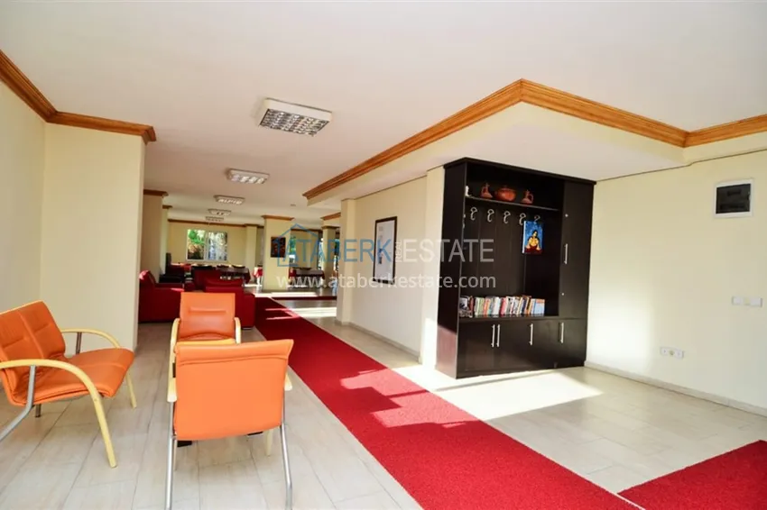 Apartament 2+1 z meblami i przeszklonym balkonem w dzielnicy Alanya - Cikcilli  11 