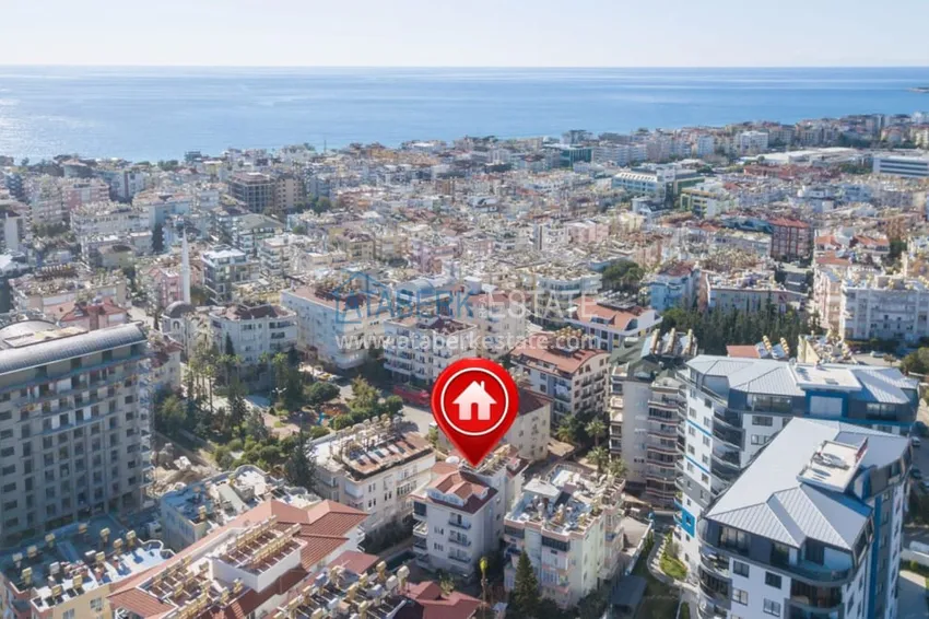 Dwupoziomowy penthouse 5+1 w centrum plaży Alanya Kleopatra 1 