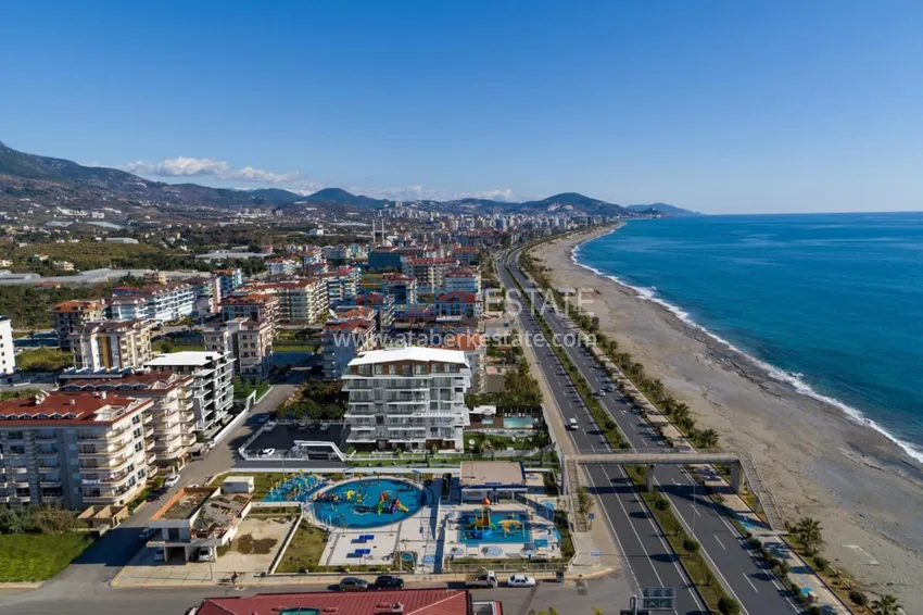 Apartamenty i penthousy z widokiem na morze w nowym kompleksie na pierwszej linii brzegowej 1 