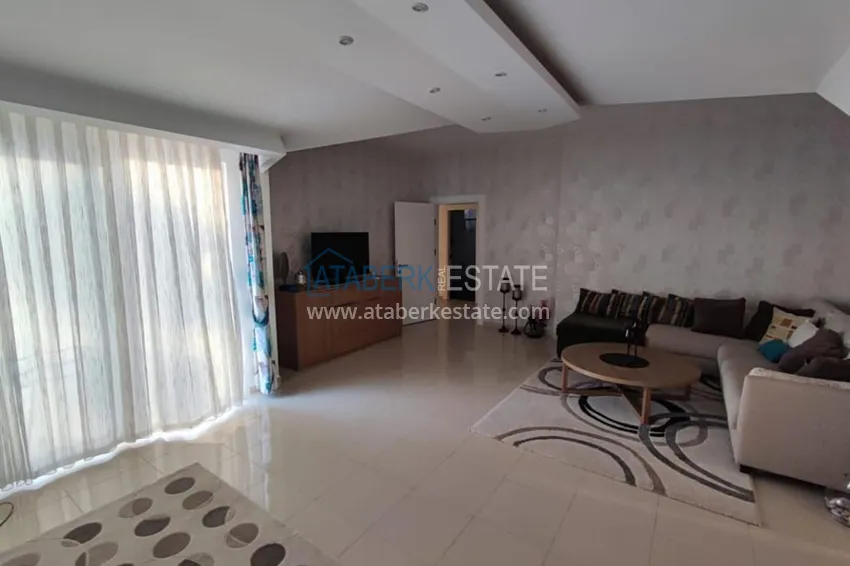 Kupuj  Dwupoziomowy penthouse 5+1 w centrum plaży Alanya Kleopatra 9 