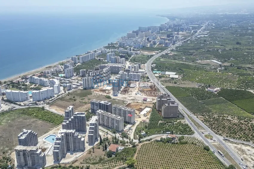 Nowy, komfortowy kompleks mieszkaniowy w budowie w dzielnicy Tomuk-Mersin 19