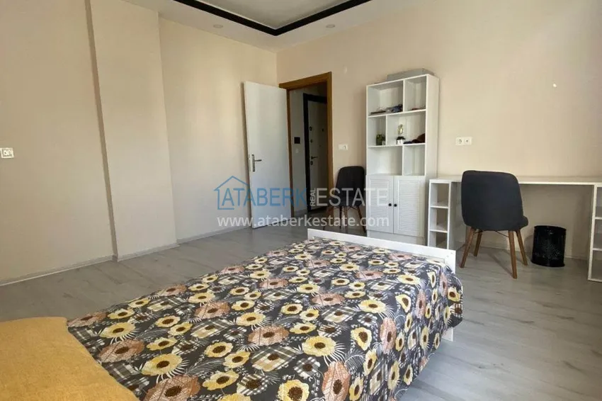 Kupuj  Przestronny dwupoziomowy penthouse z 3 sypialniami i meblami w Gazipasa 12 
