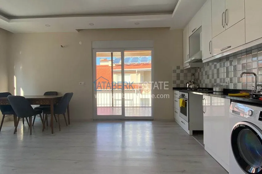 Kupuj  Przestronny dwupoziomowy penthouse z 3 sypialniami i meblami w Gazipasa 19 