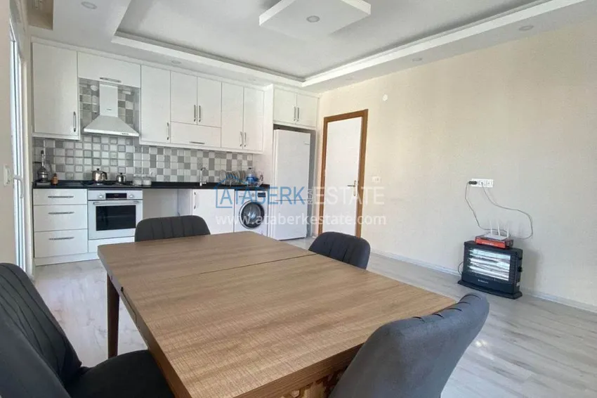 Kupuj  Przestronny dwupoziomowy penthouse z 3 sypialniami i meblami w Gazipasa 23 